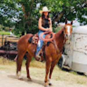 Meet your Posher, Elly